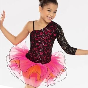 Size MC, Revolution style RC20930 in pink and black. Lace and sequins with tutu.